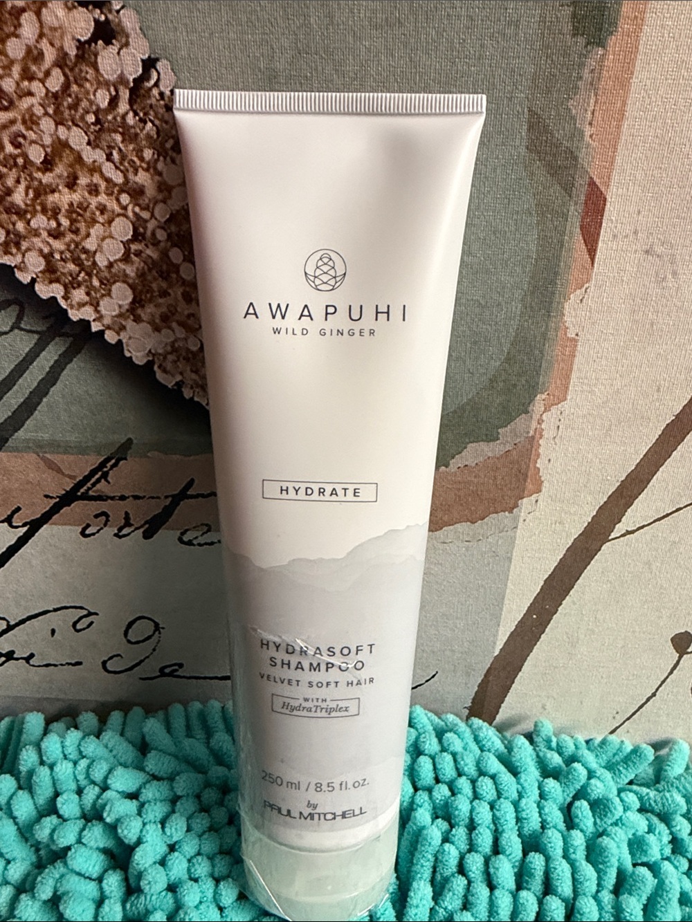 Awapuhi Wild Ginger Hydrasoft Hydrate Shampoo - White